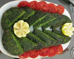 تزیین کوکو سبزی خوشمزه با گوجه فرنگی