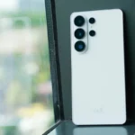 نمای پشت رنگ سفید گوشی موبایل سامسونگ مدل Galaxy S26 Ultra دو سیم کارت ظرفیت 256 گیگابایت و رم 12 گیگابایت